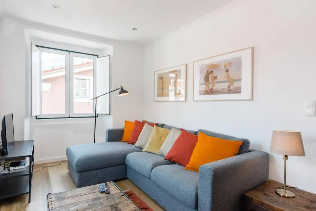 Beautiful Apartment With View Of The Tagus River Lisbon