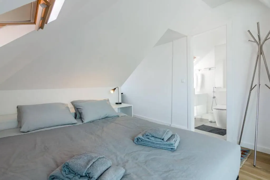 Beautiful Apartment With View Of The Tagus River Lisbon